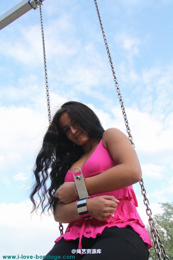girlsinsteel - Cuffed at the playground(1) 第 61 张图片