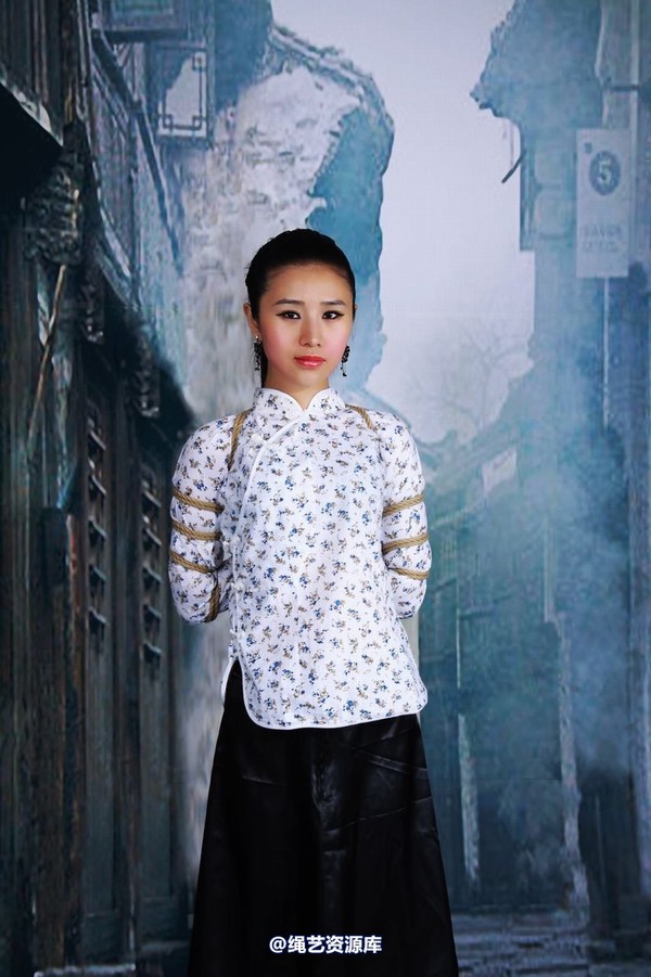 神艺缘 - 227-古朴老街上的少女 第 35 张图片