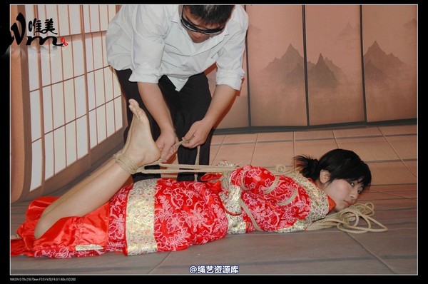 唯美之家 - 08-05-29盈盈汉服-护士装 第 130 张图片