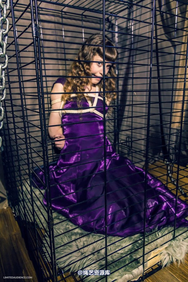 limitedaudience - 2014 fay inside the cage 第 28 张图片
