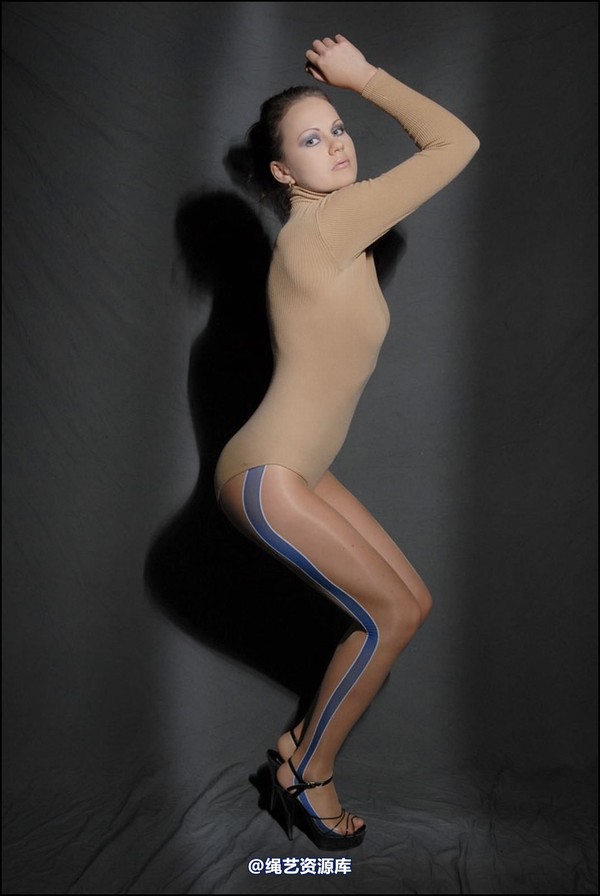 simplytied - Tina in Wolford 第 3 张图片
