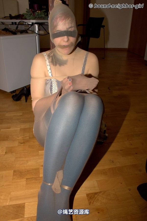 bound-neighbor-girl - Zora - office inspirations 3 第 31 张图片
