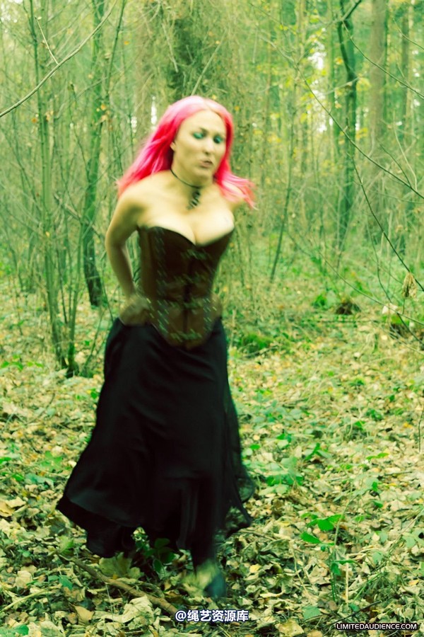 limitedaudience - 2012 elyssia cuffed in the woods 第 17 张图片