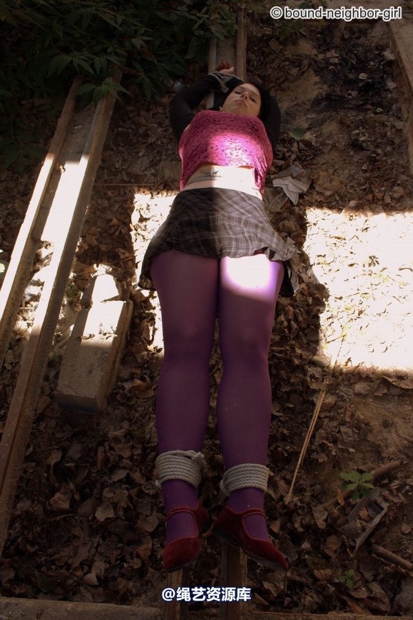 bound-neighbor-girl - Jasmin - Tied up in the ruins 4 第 5 张图片