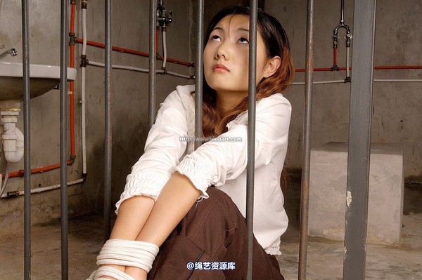 丽柜美束 - 2005-10-21 第 32 张图片