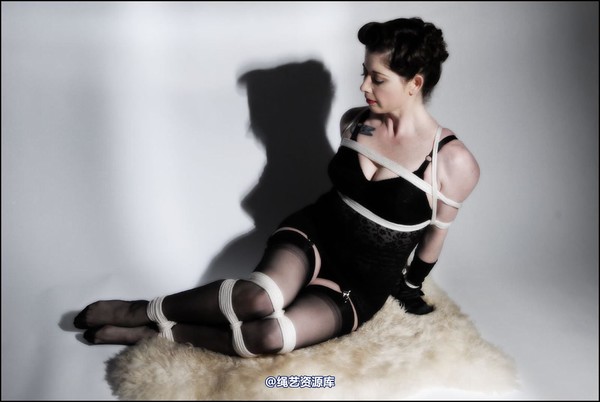 simplytied - 50s Girdle shoot 第 11 张图片