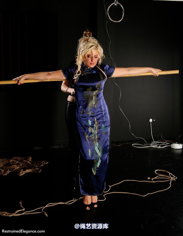 restrainedelegance - Hannah's First Suspension 第 8 张图片