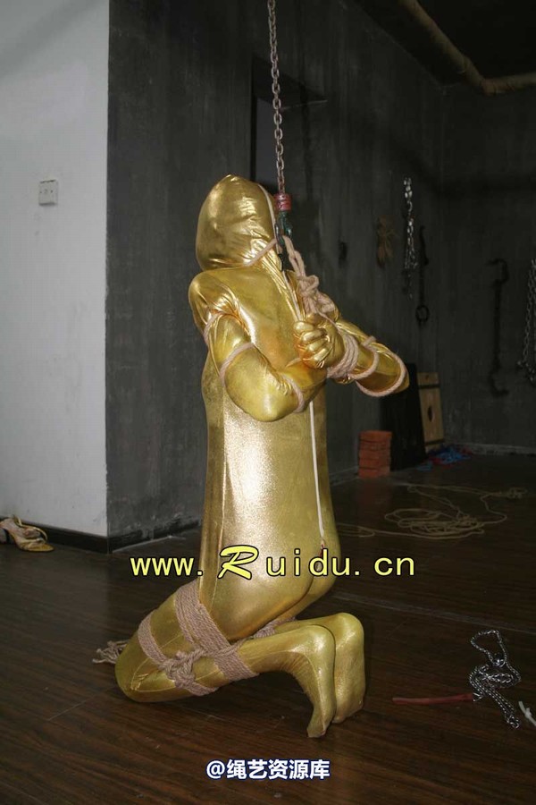 锐度主张 - 20070921第34期 影片胶衣紧缚悬吊图片 第 88 张图片
