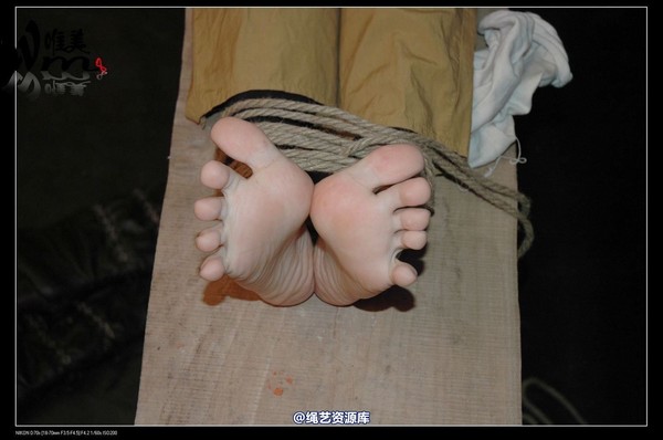 唯美之家 - 2008-12-18军统女特务受刑(剧照) 第 152 张图片
