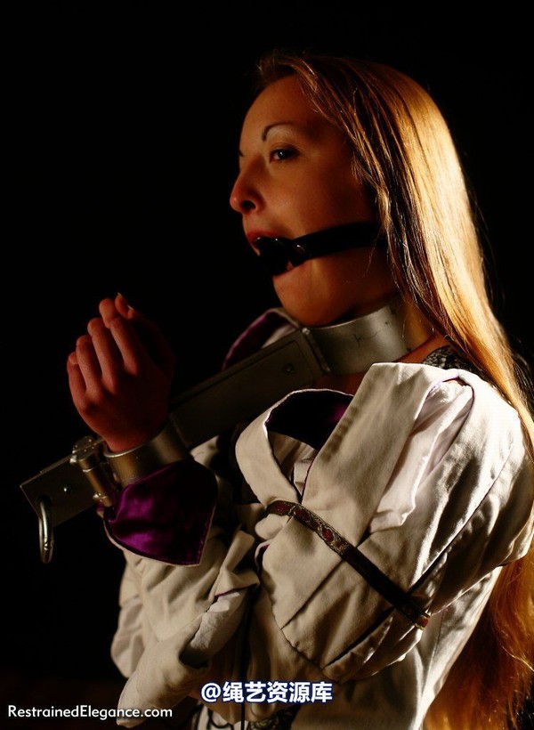 restrainedelegance - Medieval Princess Bound and Gagged 第 2 张图片