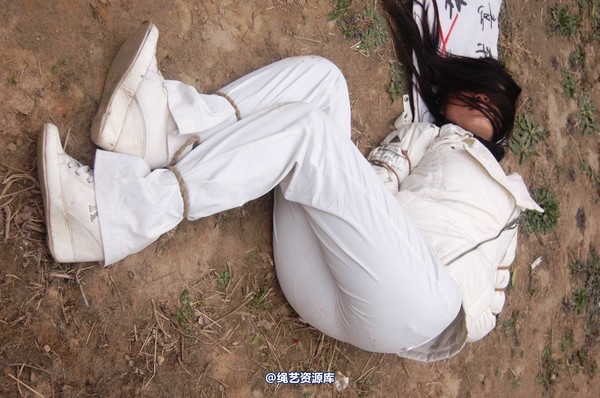 mj影视 - 安娜刑场2013-04-13 第 191 张图片