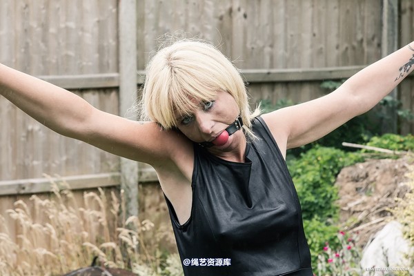 limitedaudience - 2014 kimmy louise powerless in chains 第 7 张图片