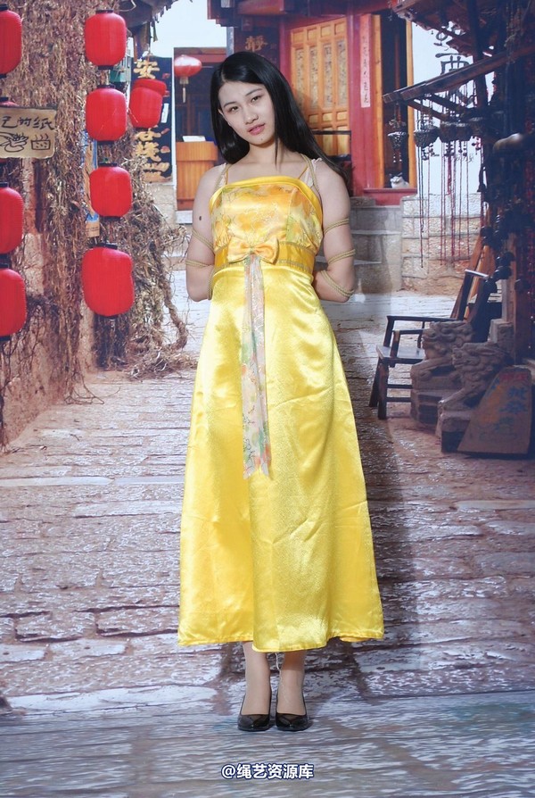 唯美之家 - 新模萧萧黄礼服 第 126 张图片
