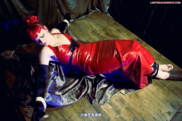 limitedaudience - 2010 raevan bound to a cross 2 第 16 张图片