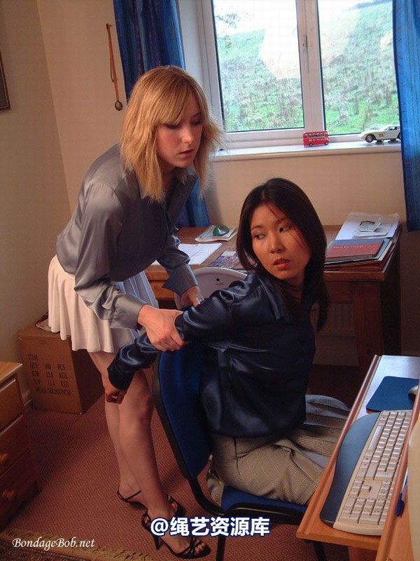 bondagebob - Luxi and Kerry Office romance 第 8 张图片