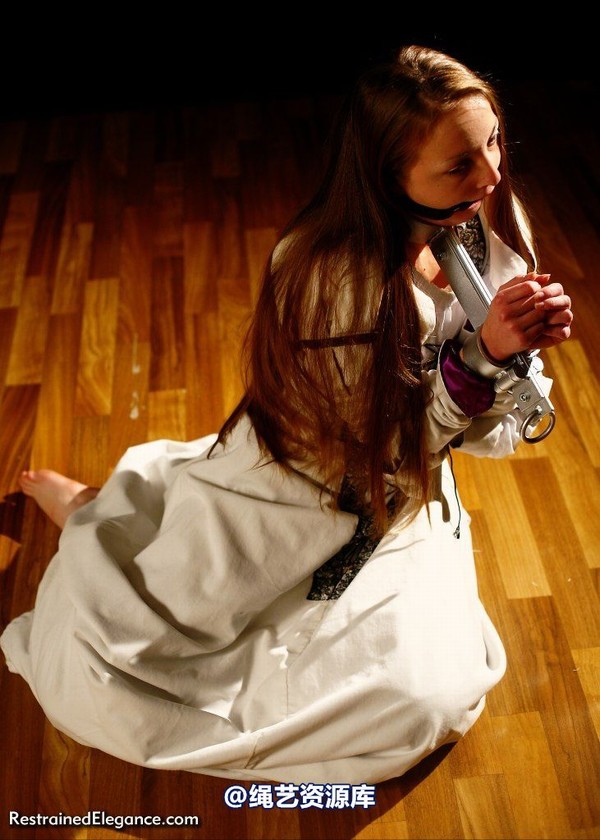 restrainedelegance - Medieval Princess Bound and Gagged 第 22 张图片