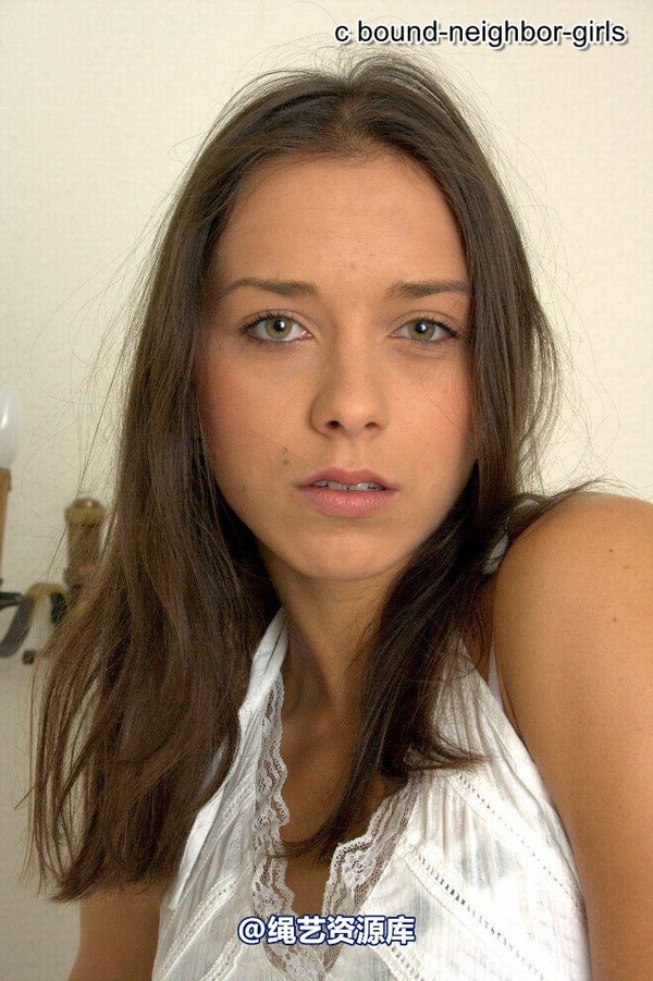 bound-neighbor-girl - Surprise when shooting with Laura Part 1 第 6 张图片