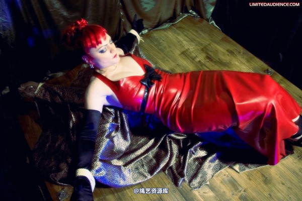 limitedaudience - 2010 raevan bound to a cross 2 第 15 张图片
