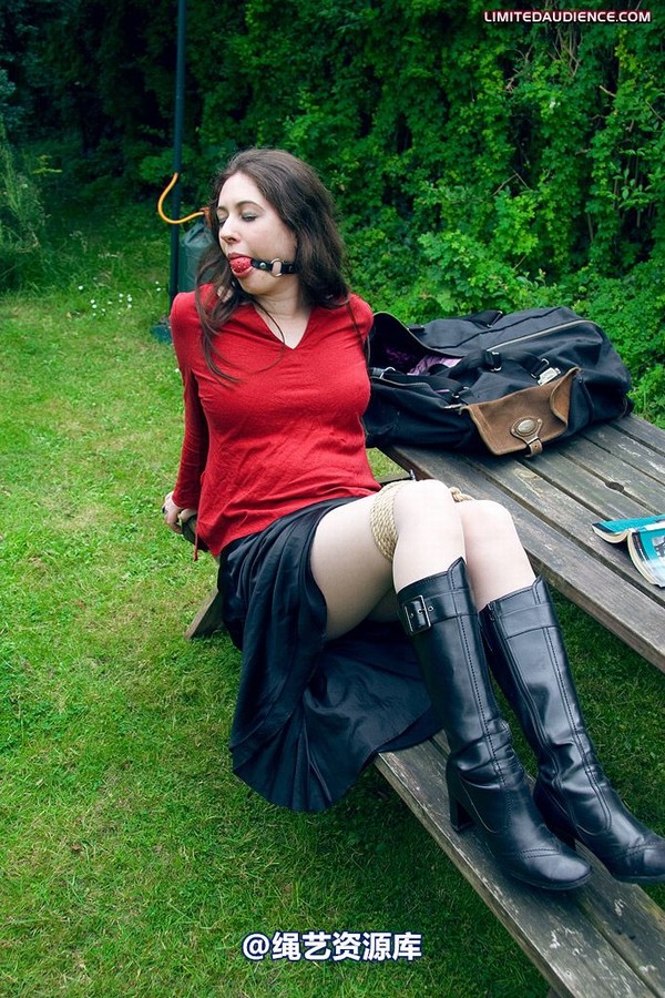 limitedaudience - 2009 catya picnic interrupted self bondage 2 第 11 张图片