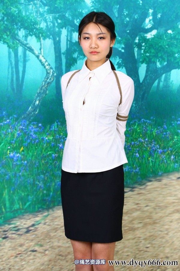 典雅倩影 - 509-押解女白领哓哓 第 4 张图片