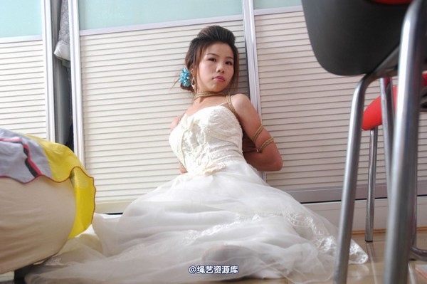 唯美之家 - 丽莎婚纱捆绑2010-7-8 第 33 张图片