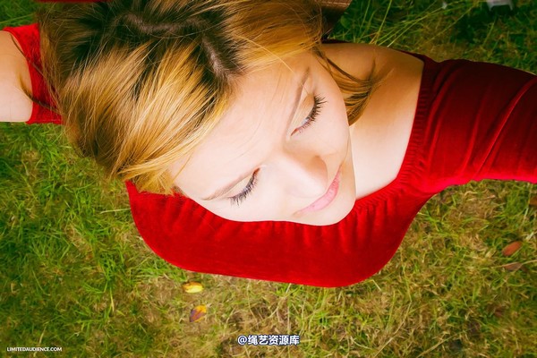 limitedaudience - 2014 bryony fuller alone on the cross 第 3 张图片