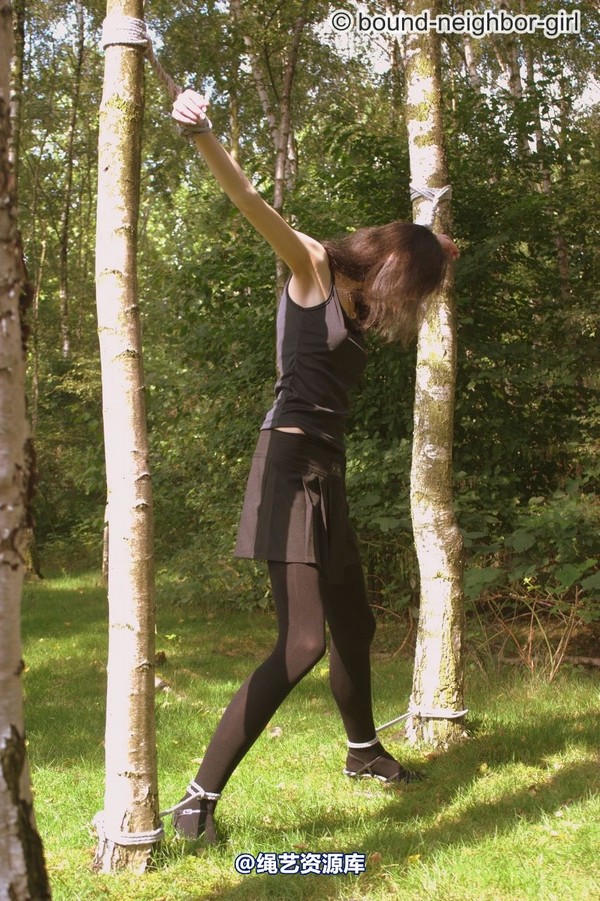 bound-neighbor-girl - Tanja - Tied up in the forest 1 第 22 张图片