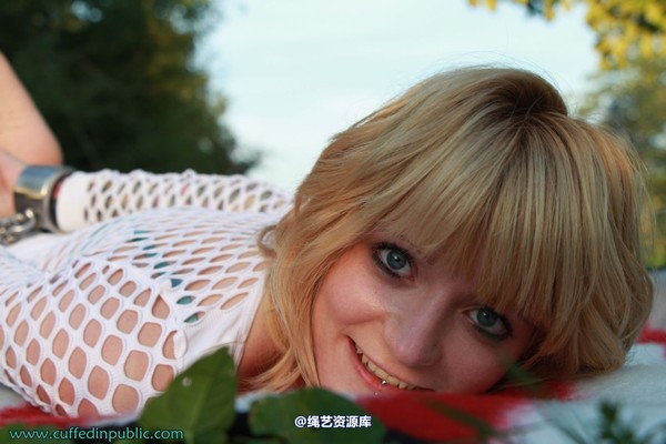 girlsinsteel - Hogtied in the sun 第 42 张图片