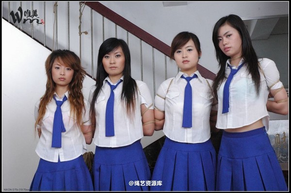唯美之家 - 2008-09-24制服群绑 第 46 张图片