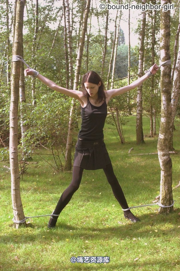 bound-neighbor-girl - Tanja - Tied up in the forest 1 第 16 张图片