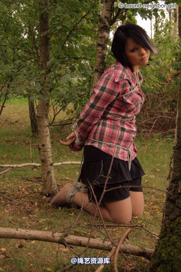 bound-neighbor-girl - Nadine - Adventure in the woods part 2 第 45 张图片