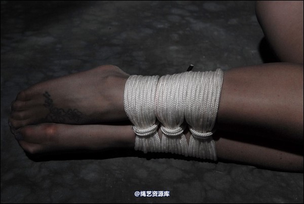 simplytied - RR in jumper and tights 第 34 张图片