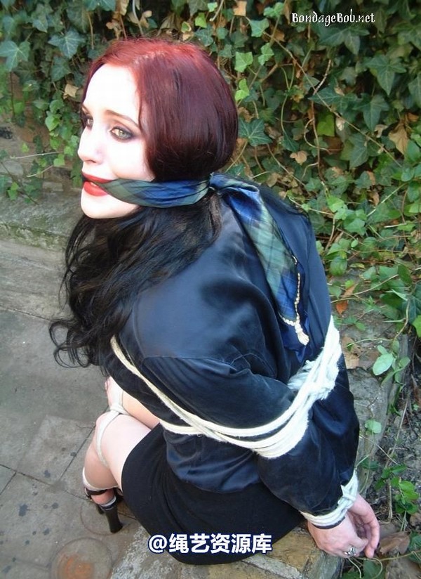 bondagebob - Morrigan Outdoor Bondage 第 33 张图片