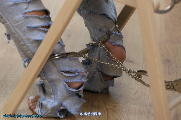 girlsinsteel - Hot jeans girl cuffed on a chair 第 50 张图片