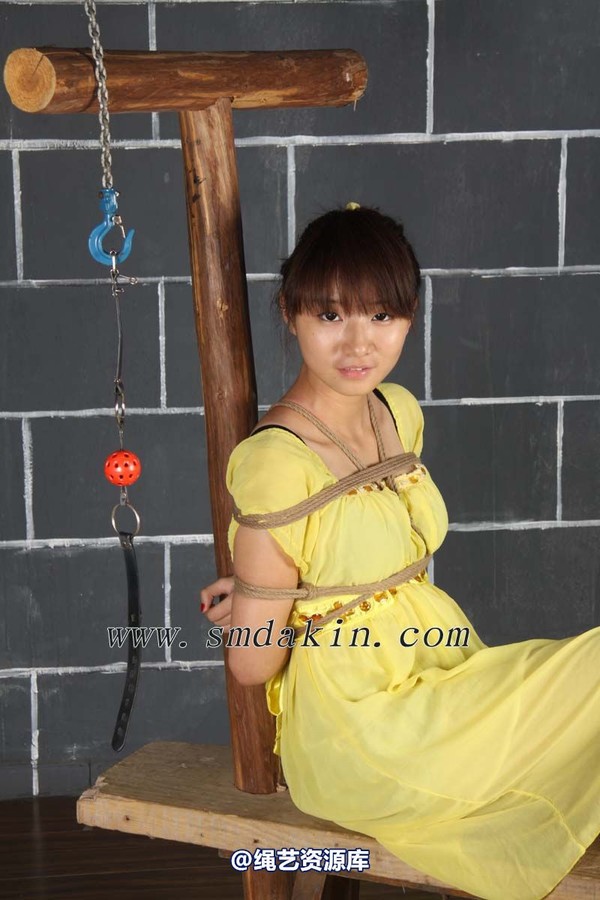 锐度主张 - 夏日清纯黄裙女生模特：嫒柔 第 53 张图片