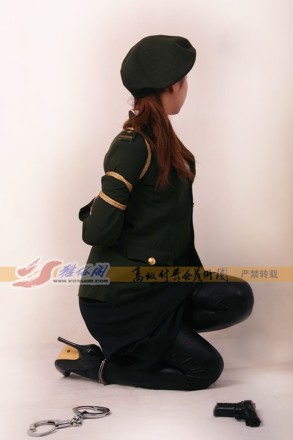 雅俗阁 - 20060422雅思警服(2) 第 30 张图片