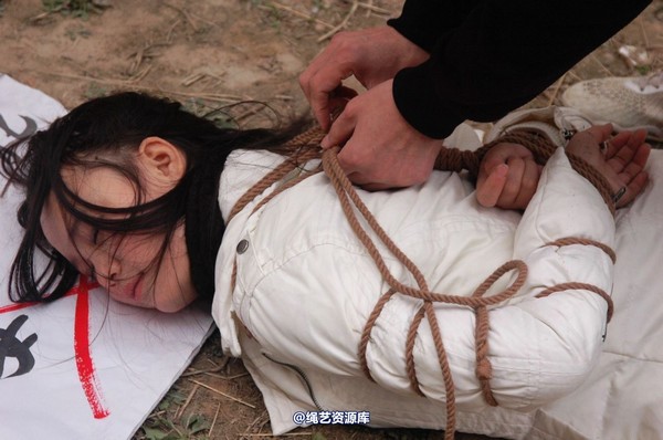 mj影视 - 安娜刑场2013-04-13 第 233 张图片