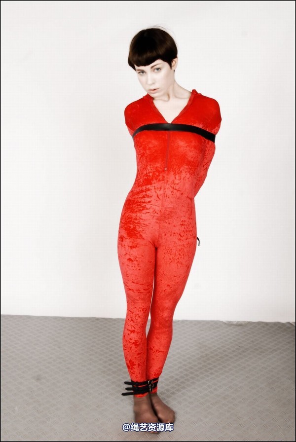 simplytied - Fawnya Red catsuit 第 4 张图片