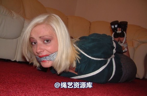 bondagebob - Angelica Vamp Secretary 4 第 4 张图片