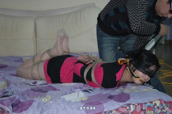 唯美之家 - 2010-12-29雪儿挣扎逃脱。 第 119 张图片