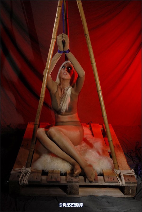 simplytied - Lady CC encased 第 6 张图片
