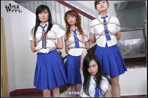 唯美之家 - 2008-09-24制服群绑 第 191 张图片
