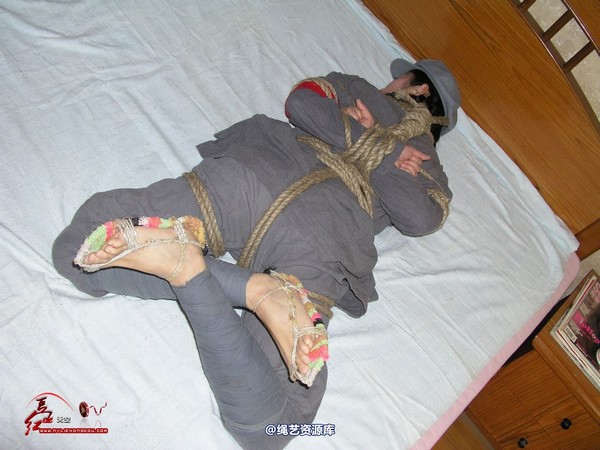 红豆的天空 - 网友约拍女红军战士 第 4 张图片