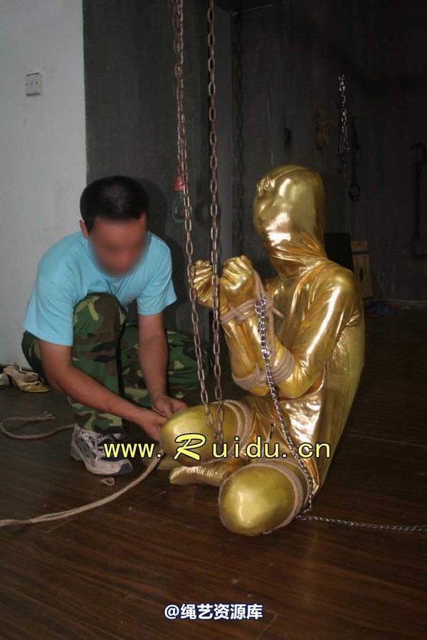 锐度主张 - 20070928第35期 影片胶衣紧缚悬吊图片 第 181 张图片
