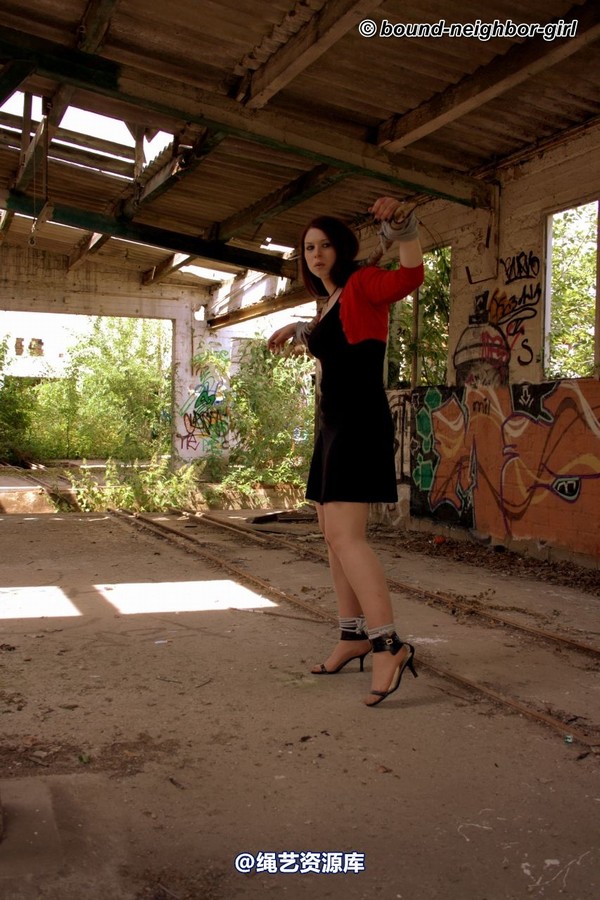bound-neighbor-girl - Jasmin - bondage in the ruins 4 第 34 张图片