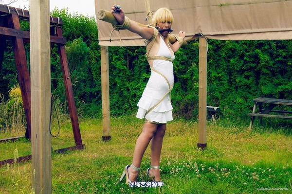 limitedaudience - 2013 kimmy louise tethered torment 第 16 张图片