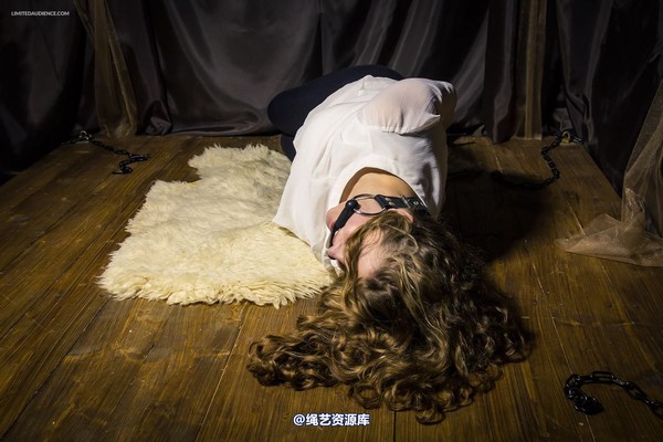 limitedaudience - 2015 alais peach hogtied 第 2 张图片
