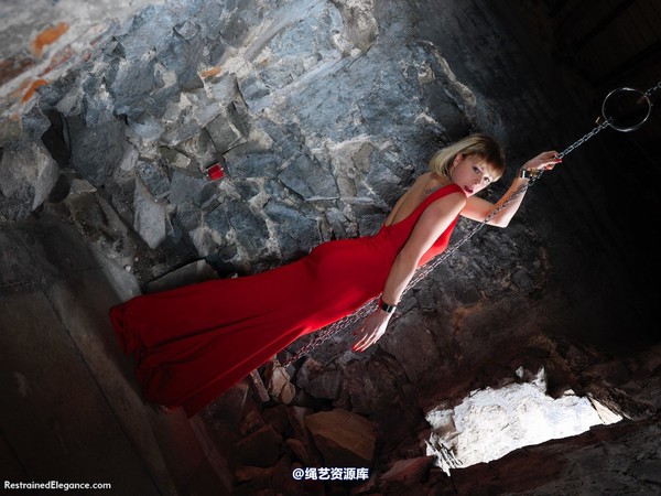 restrainedelegance - Dangerously Glam! 第 15 张图片