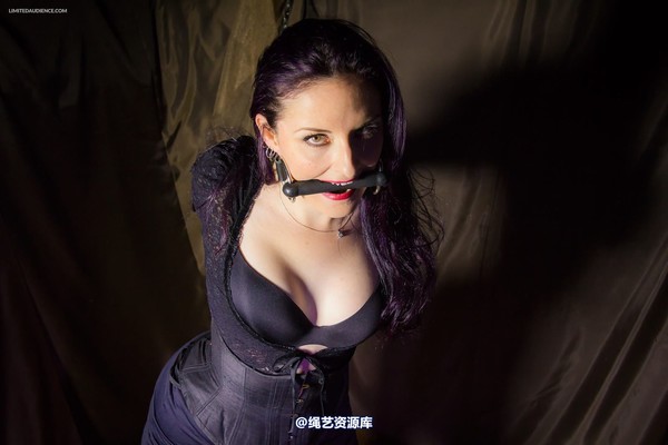 limitedaudience - 2014 caroline pierce chain gauntlet 第 24 张图片