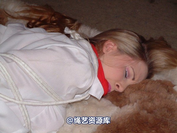 bondagebob - Chanta Rose 70s and leather hogtie 2 第 2 张图片